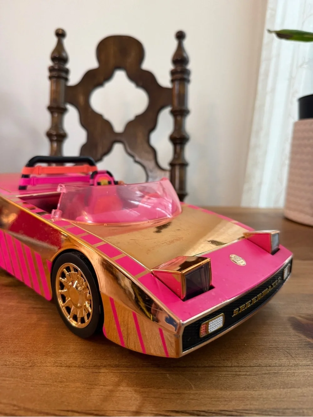L O.L. Surprise! Car-Pool Coupe by MGA Entertainment.